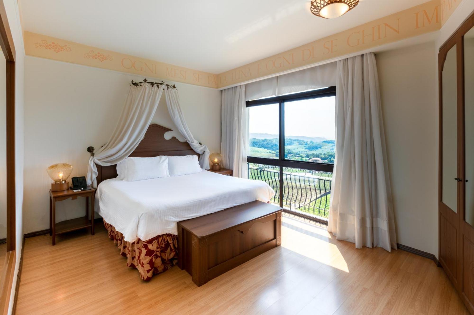 Spa Do Vinho Condominio Vitivinicola Bento Gonçalves Exterior foto A bedroom at the hotel